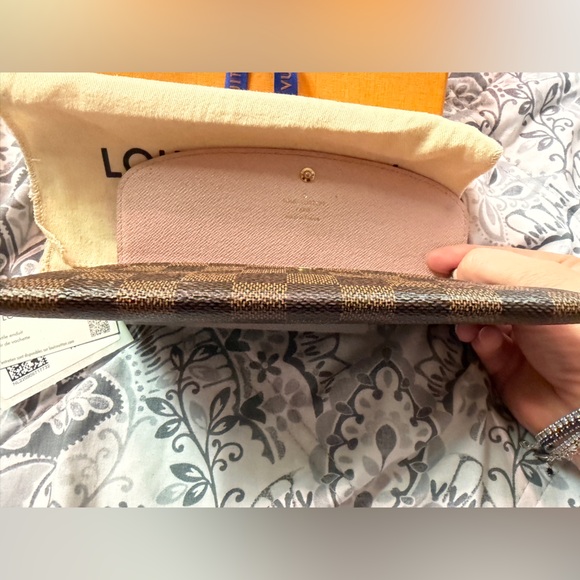 Louis Vuitton Damier Ebene Emelie Wallet - Picture 14 of 15